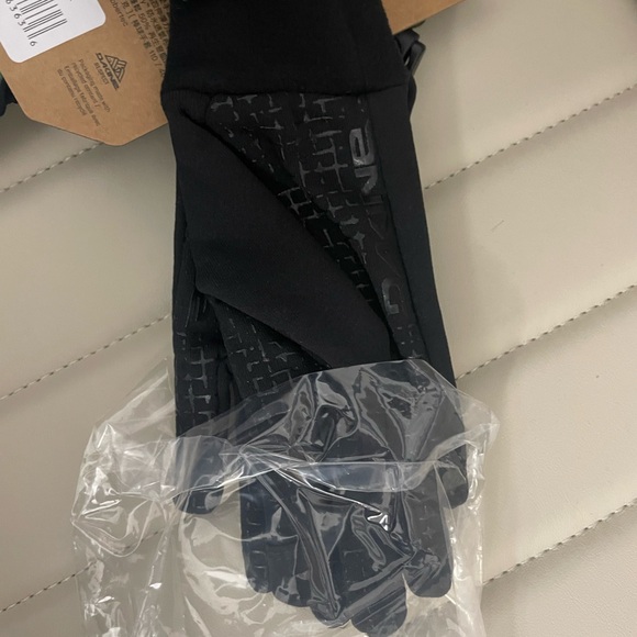 NWT winter gloves with liners - Picture 2 of 3